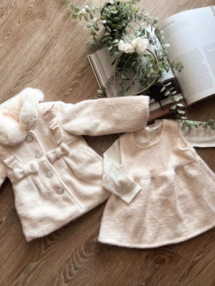 lucia set vrefiko koritsi noeleia 2