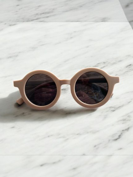Round unisex sunglasses