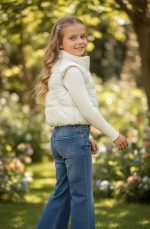 Mali White Denim Set - Παιδικό Σετ Mali με Wide Leg Jean, Λευκή Μπλούζα & Αμάνικο Μπουφάν - Image 4