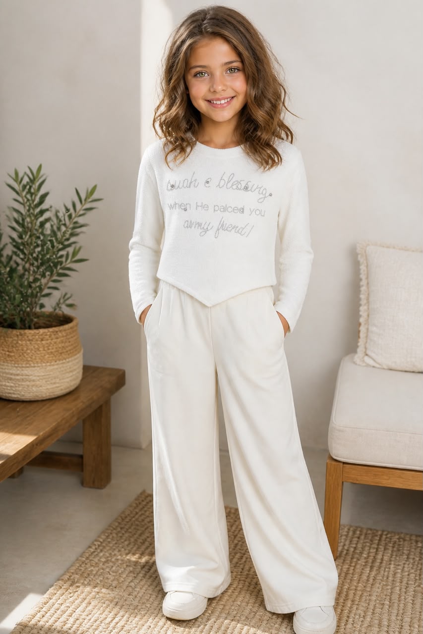 WhatsApp Image 2026-07-25 at 10.27.22 (4) White Glory Tracksuit - Παιδική Φόρμα 2 Τεμαχίων με Μακρυμάνικη Μπλούζα & Παντελόνι - Image 1